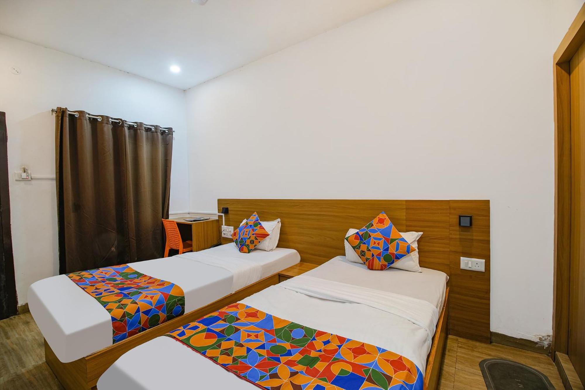 Hotel Fabexpress Anurag Residency Guwahati Esterno foto