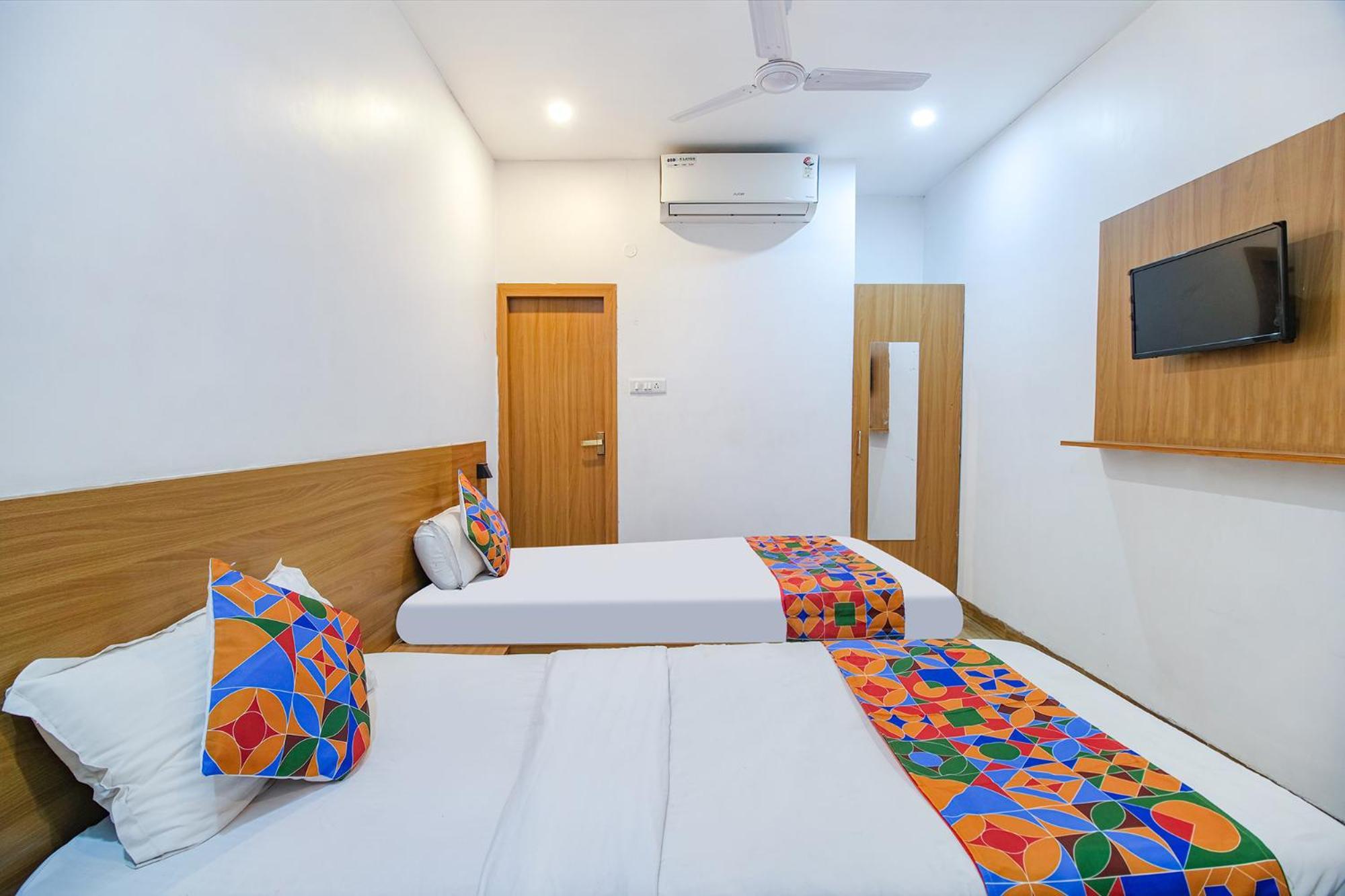 Hotel Fabexpress Anurag Residency Guwahati Esterno foto