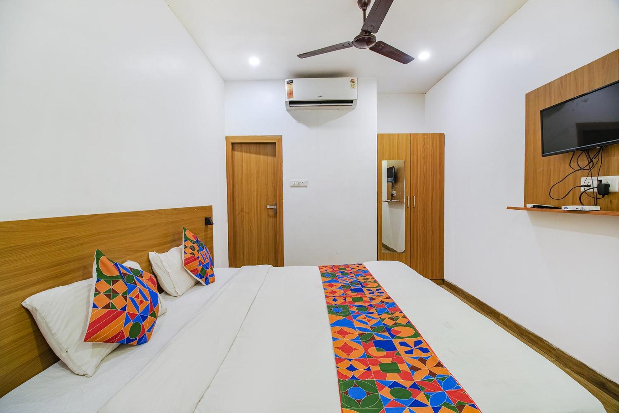 Hotel Fabexpress Anurag Residency Guwahati Esterno foto